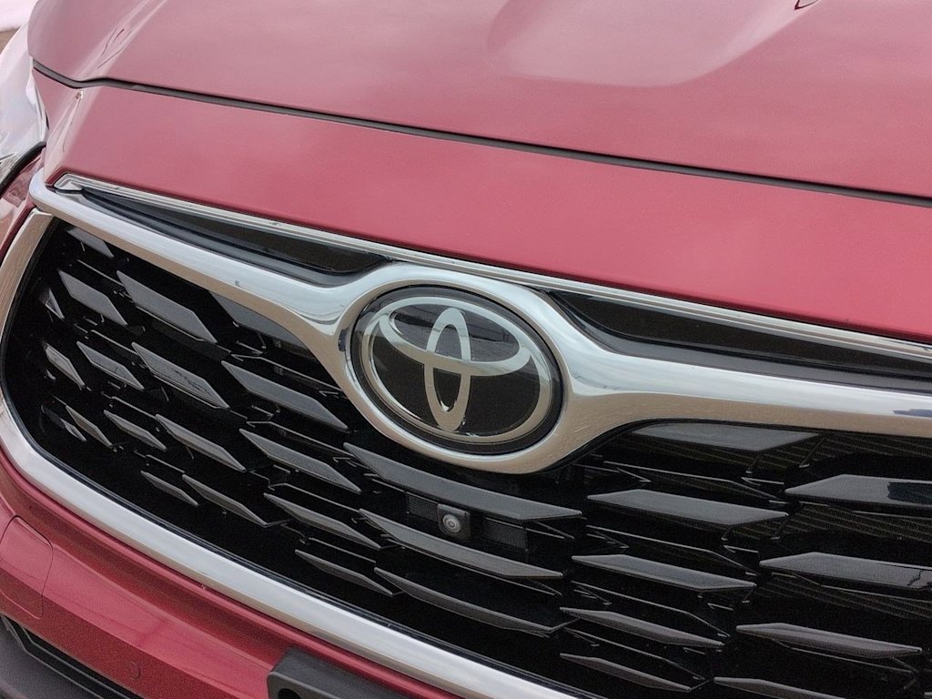Thumbnail: 2023 Toyota Highlander - 7