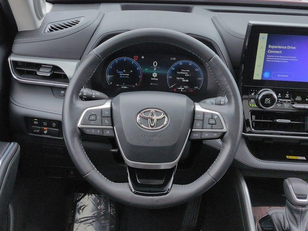 Thumbnail: 2023 Toyota Highlander - 14