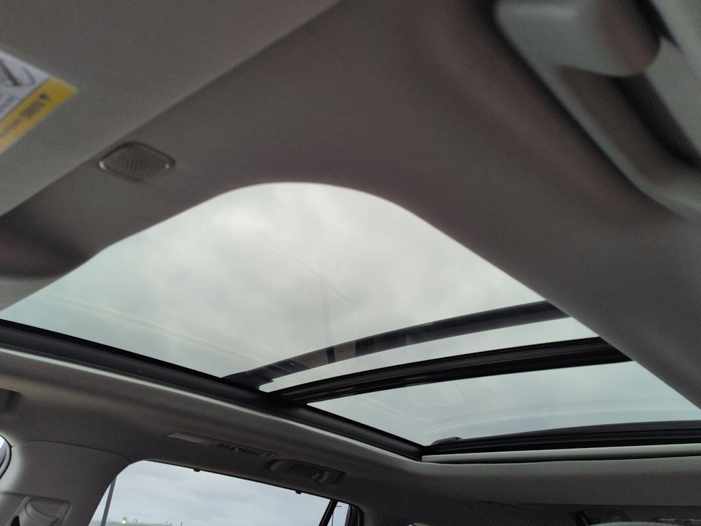 Thumbnail: 2023 Toyota Highlander - 27