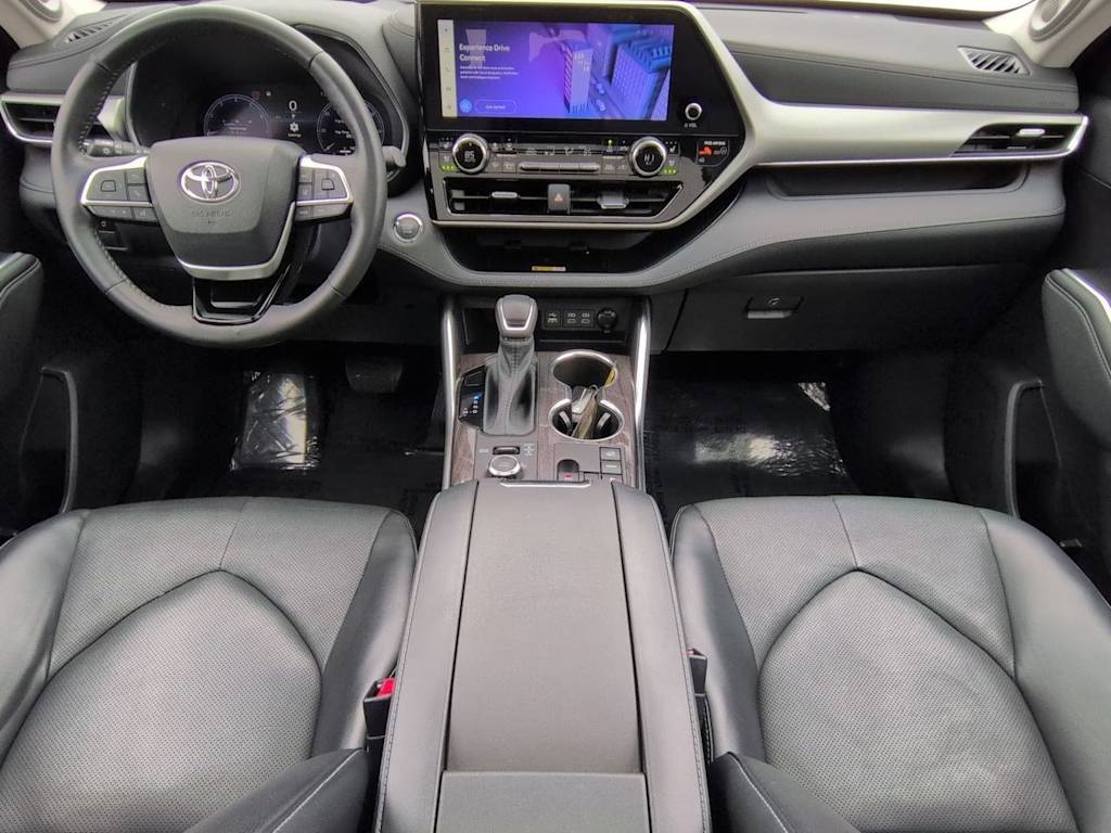 Thumbnail: 2023 Toyota Highlander - 10