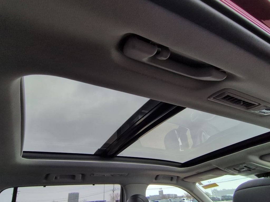 Thumbnail: 2023 Toyota Highlander - 31