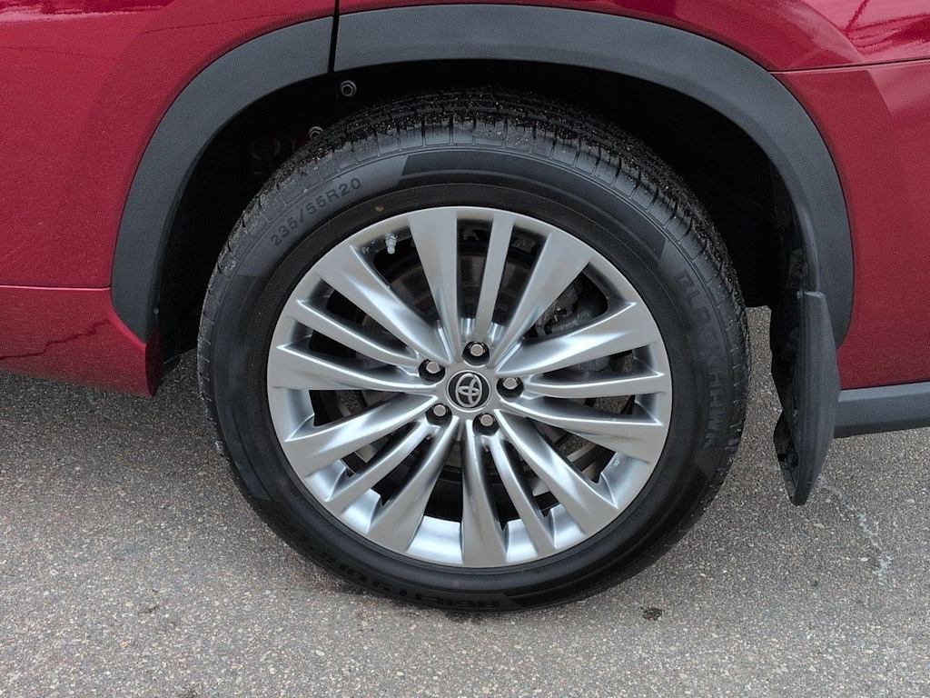 Thumbnail: 2023 Toyota Highlander - 8