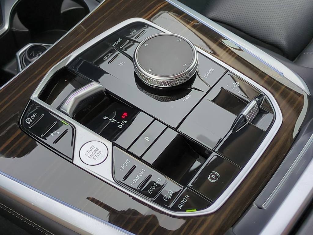 Thumbnail: 2024 BMW X7 - 38