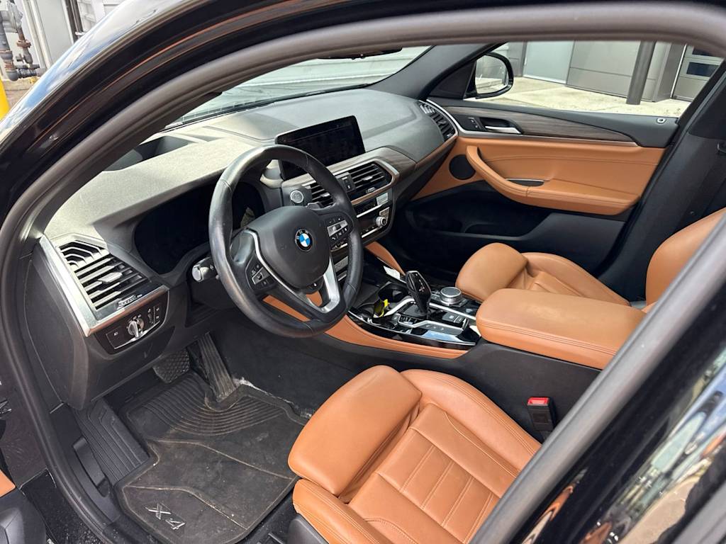 Thumbnail: 2021 BMW X4 - 2