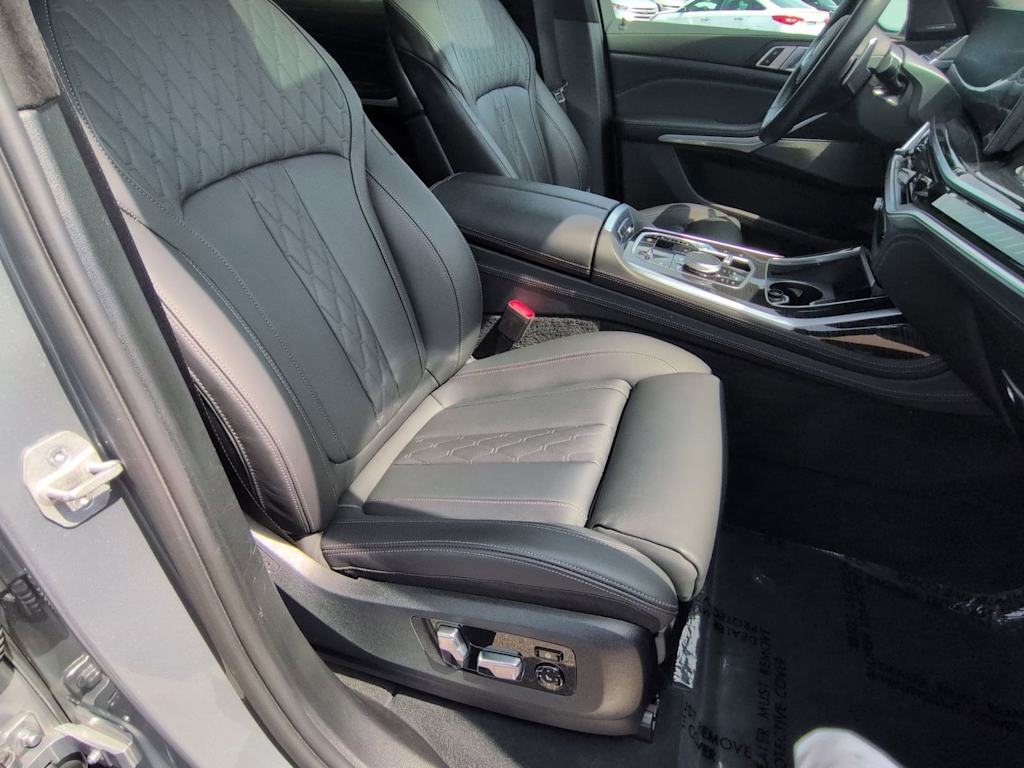 Thumbnail: 2024 BMW X7 - 30