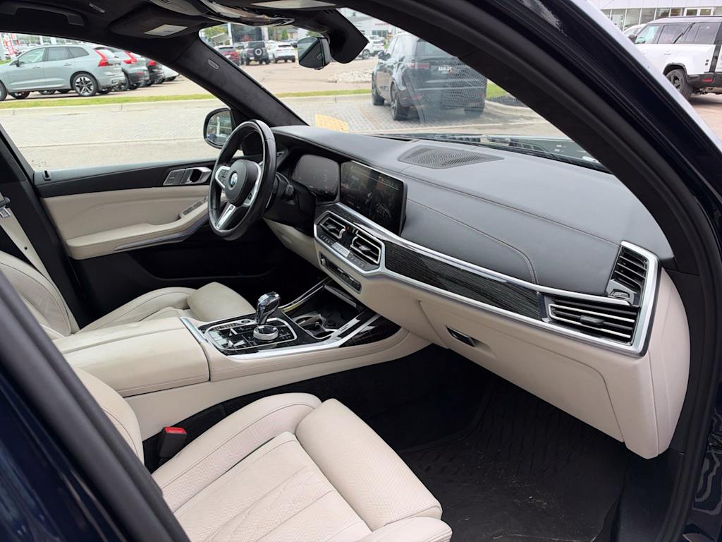 Thumbnail: 2022 BMW X7 - 9
