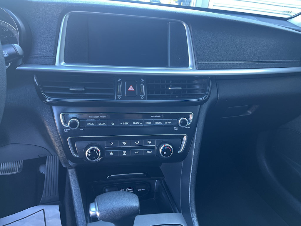 Thumbnail: 2020 Kia Optima - 10
