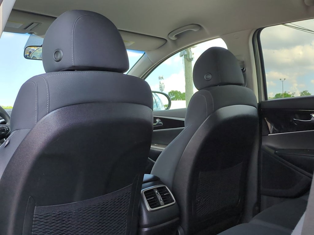 Thumbnail: 2018 Kia Sorento - 12