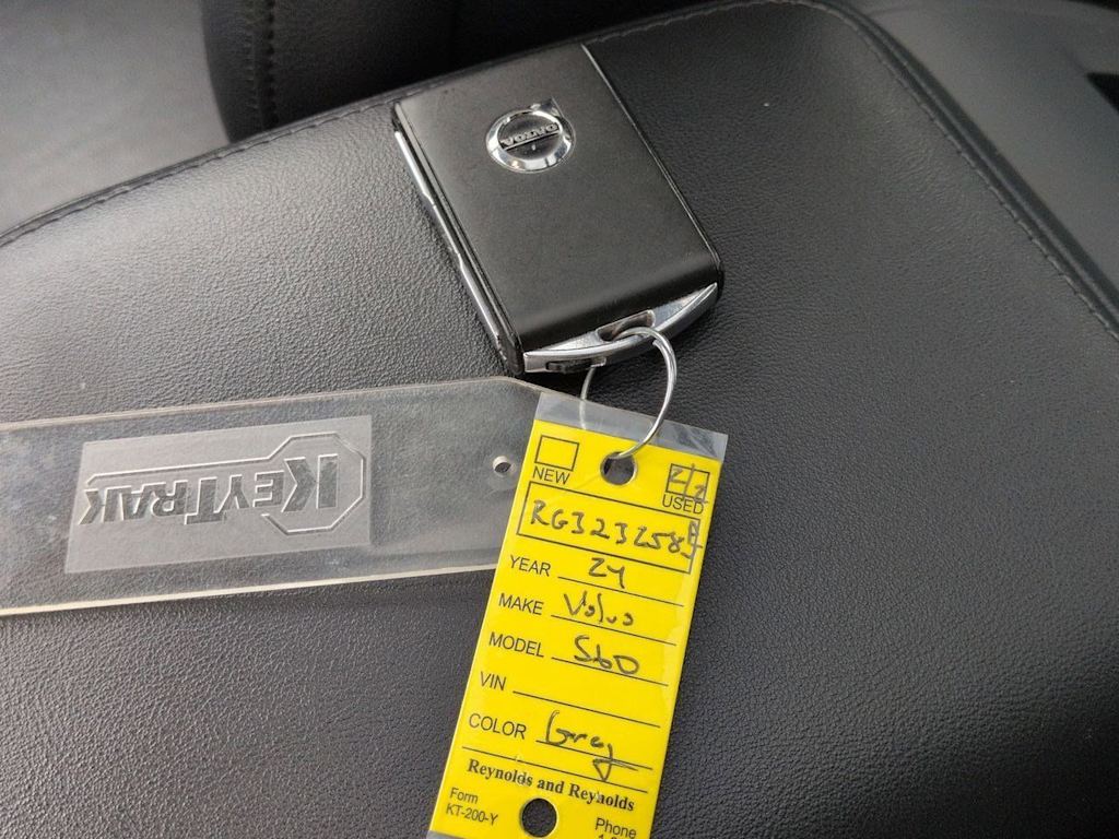 Thumbnail: 2024 Volvo S60 - 19