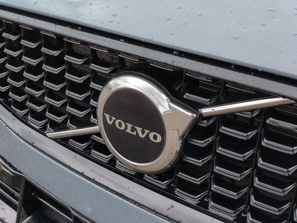 Thumbnail: 2024 Volvo S60 - 7