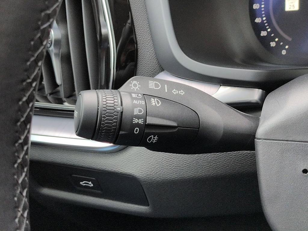 Thumbnail: 2024 Volvo S60 - 33