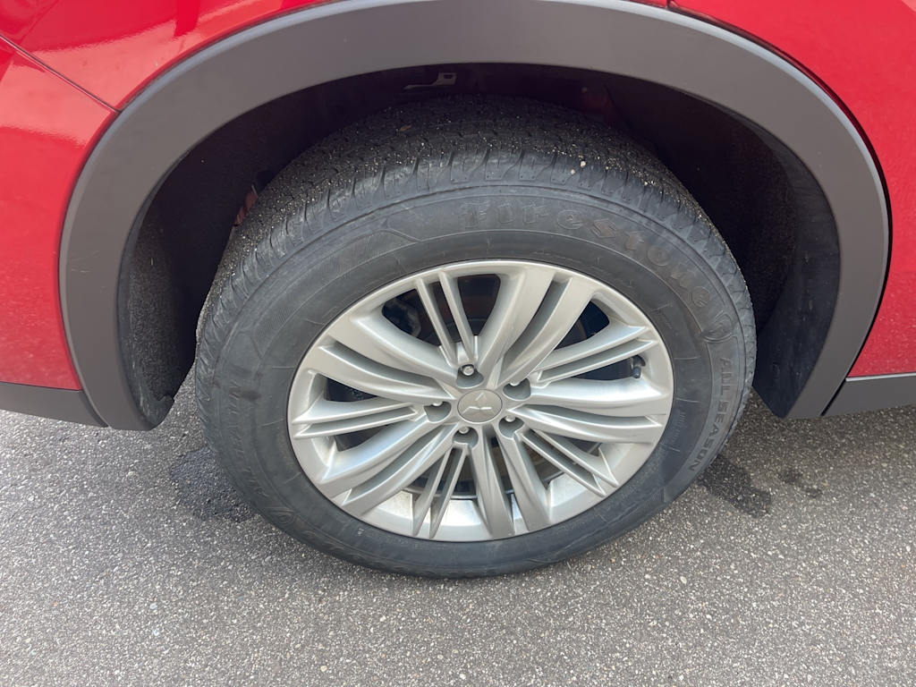 Thumbnail: 2022 Mitsubishi Outlander - 17