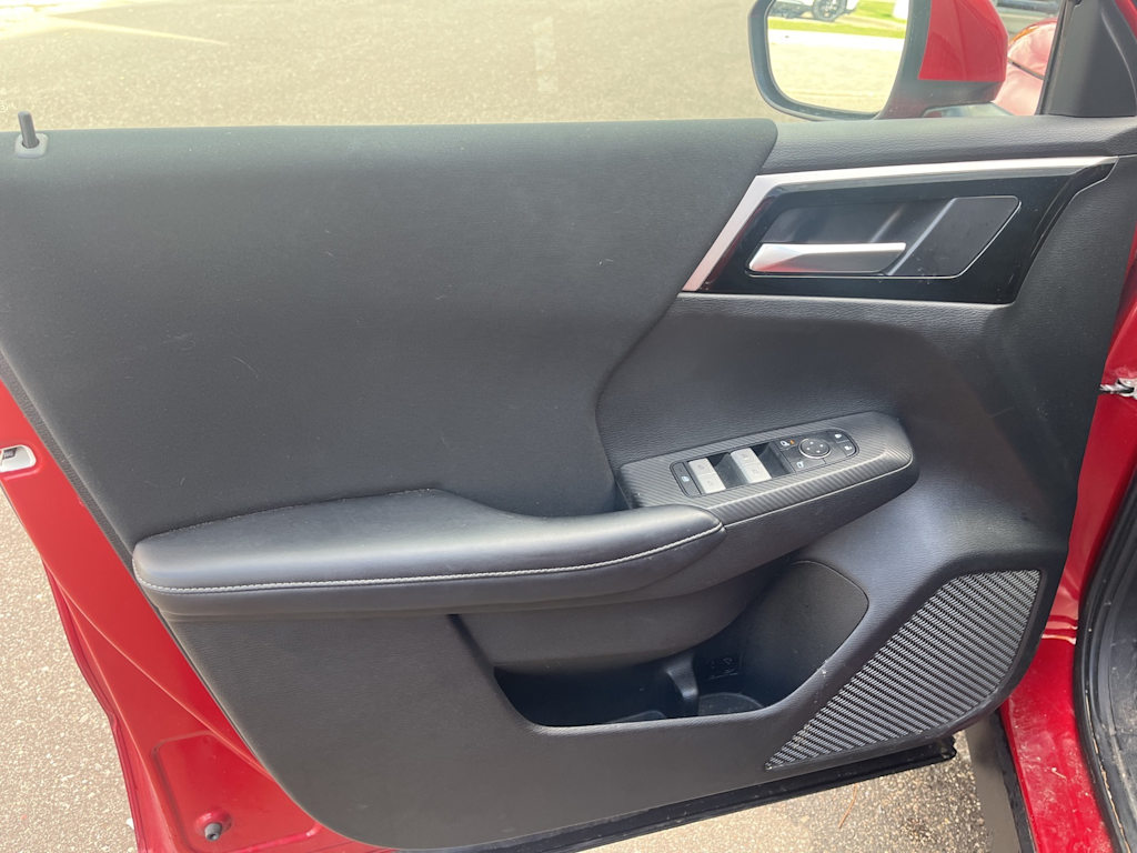 Thumbnail: 2022 Mitsubishi Outlander - 23