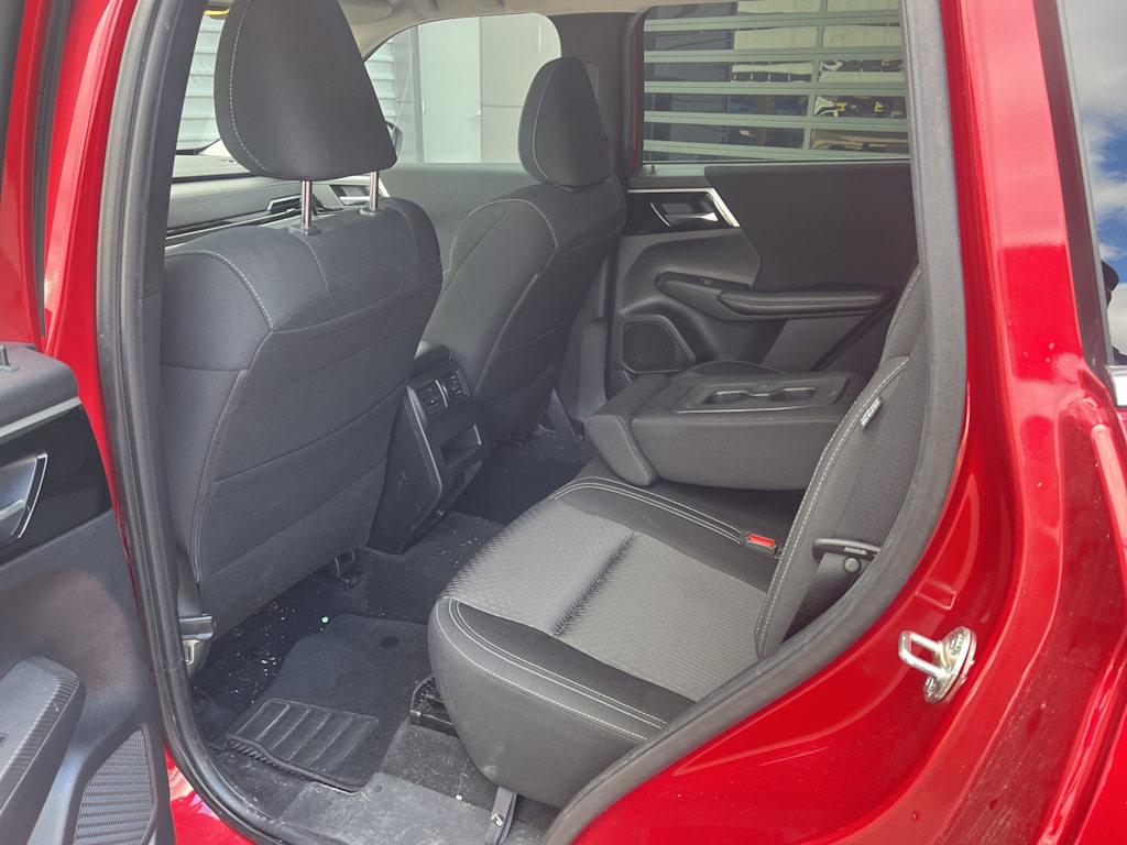 Thumbnail: 2022 Mitsubishi Outlander - 21