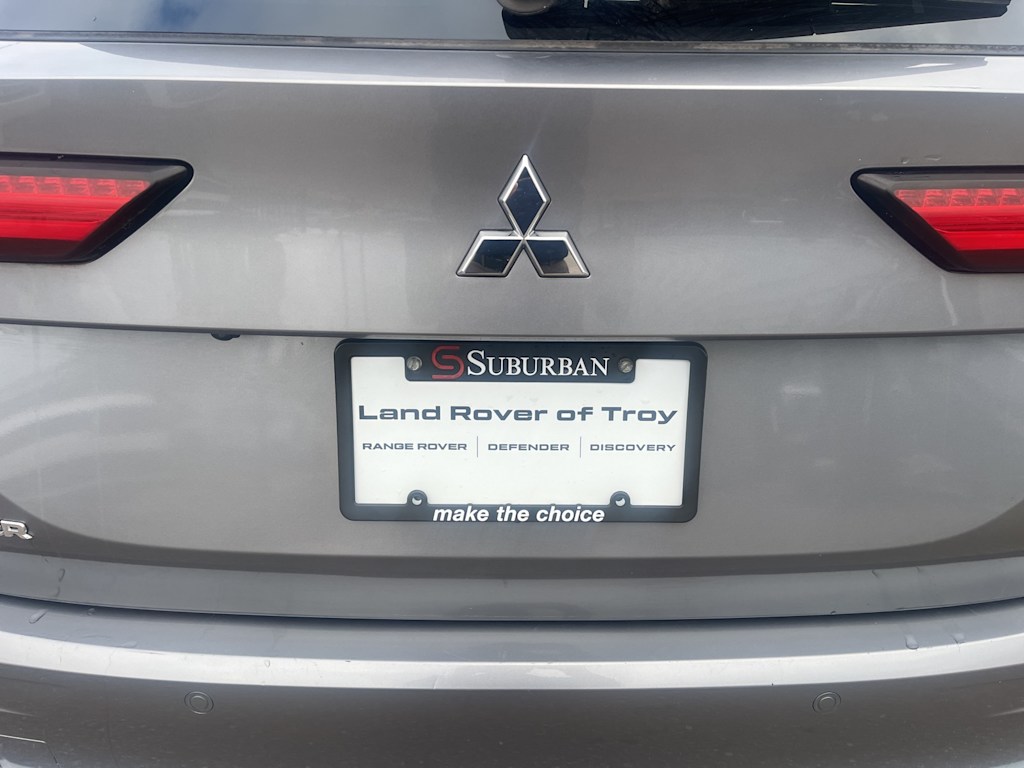 Thumbnail: 2022 Mitsubishi Outlander - 28