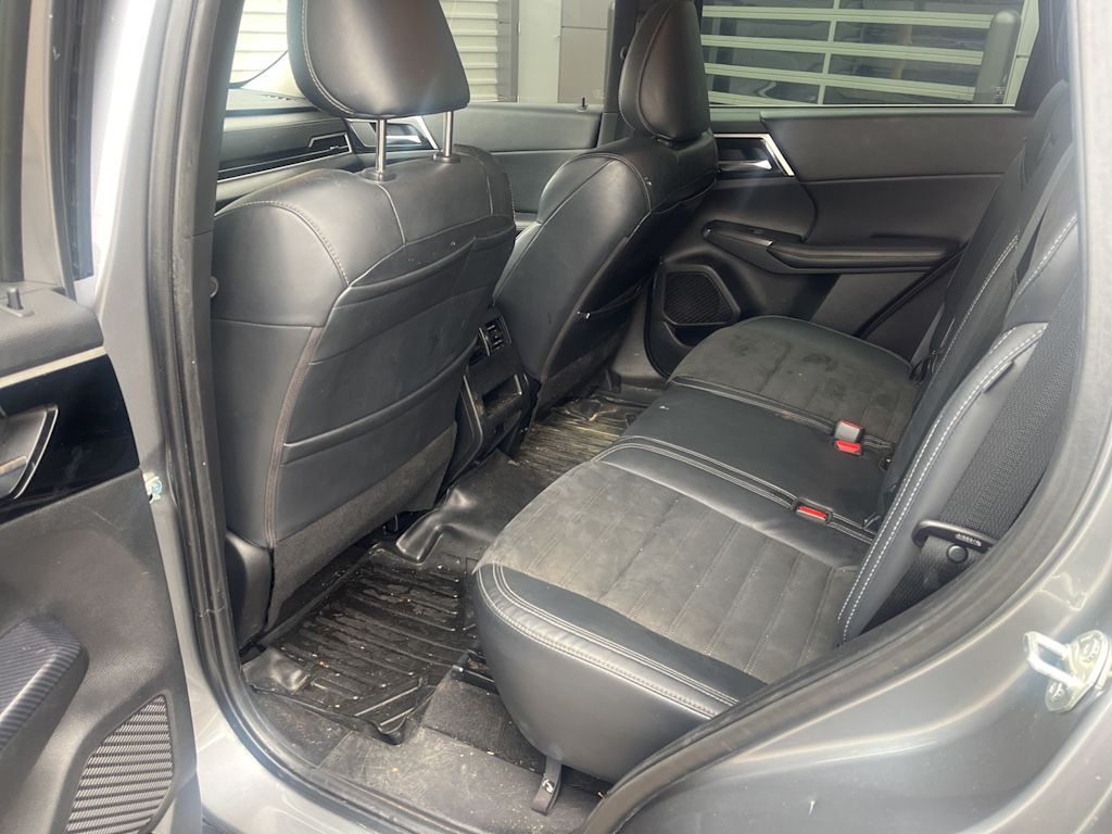 Thumbnail: 2022 Mitsubishi Outlander - 23