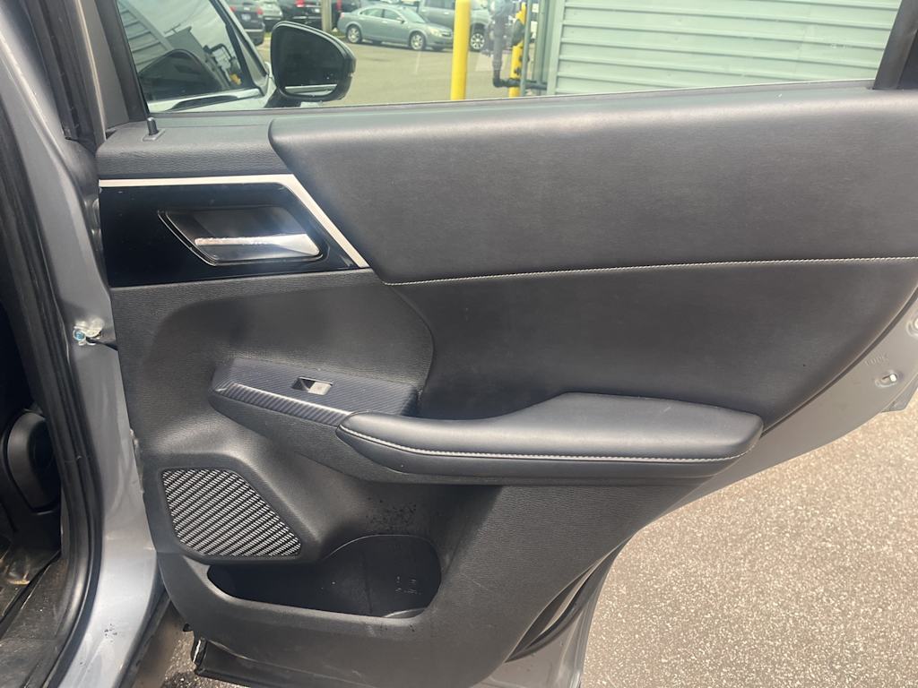 Thumbnail: 2022 Mitsubishi Outlander - 22