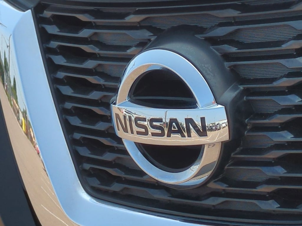 Thumbnail: 2017 Nissan Rogue - 7