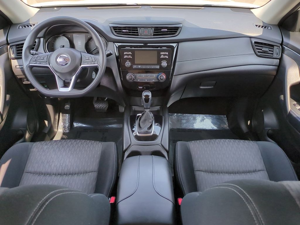 Thumbnail: 2017 Nissan Rogue - 9