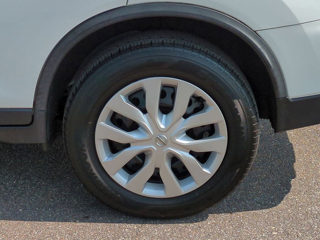 Thumbnail: 2017 Nissan Rogue - 8