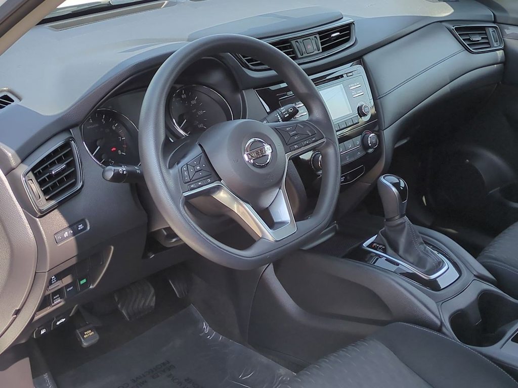 Thumbnail: 2017 Nissan Rogue - 2