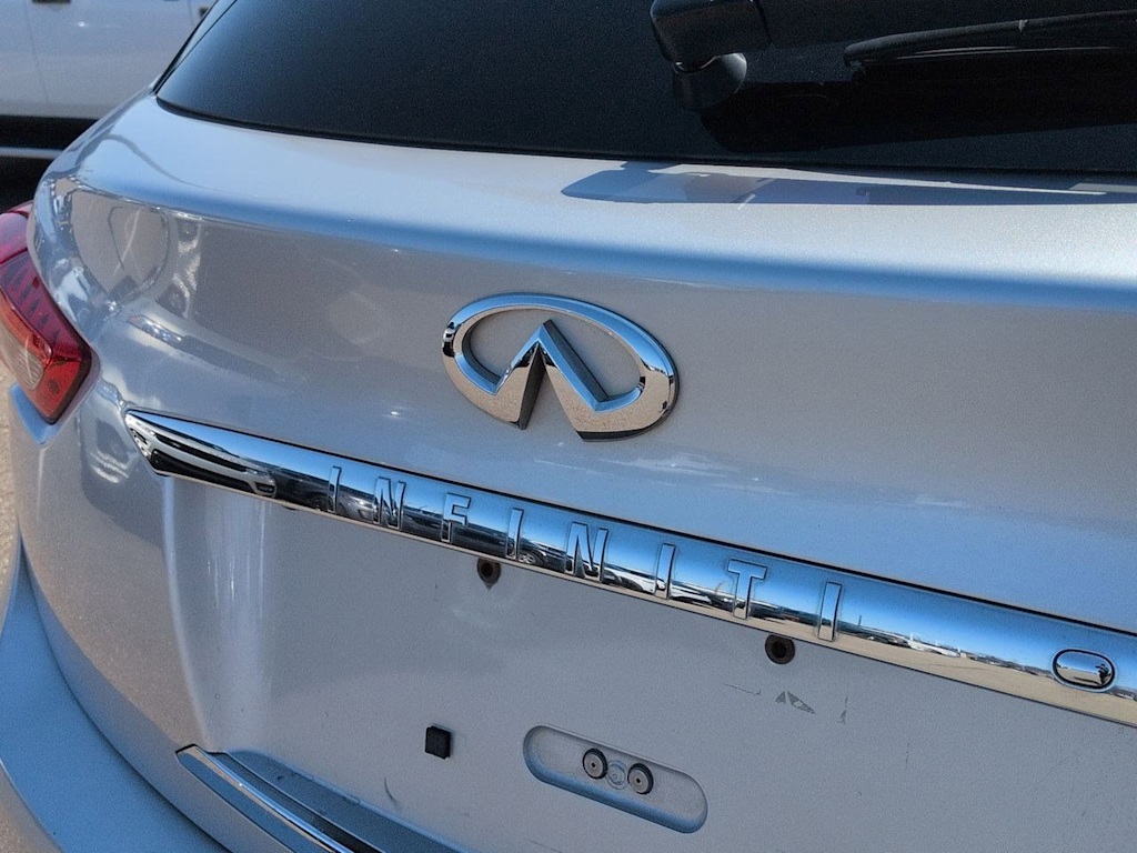 Thumbnail: 2017 INFINITI QX70 - 7