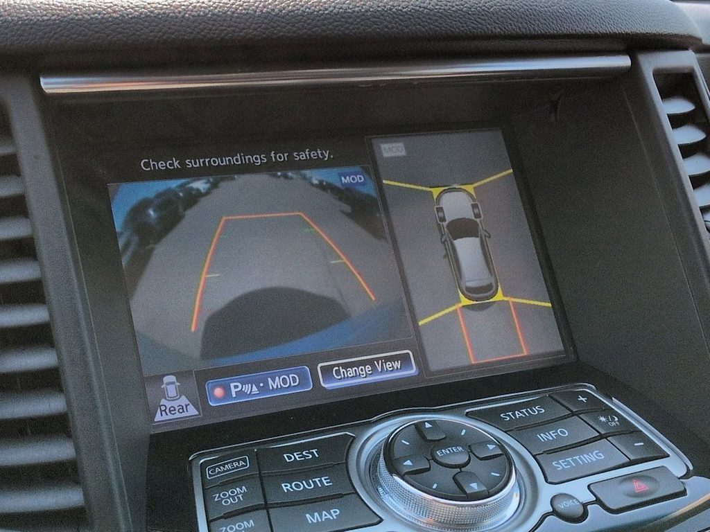 Thumbnail: 2017 INFINITI QX70 - 35