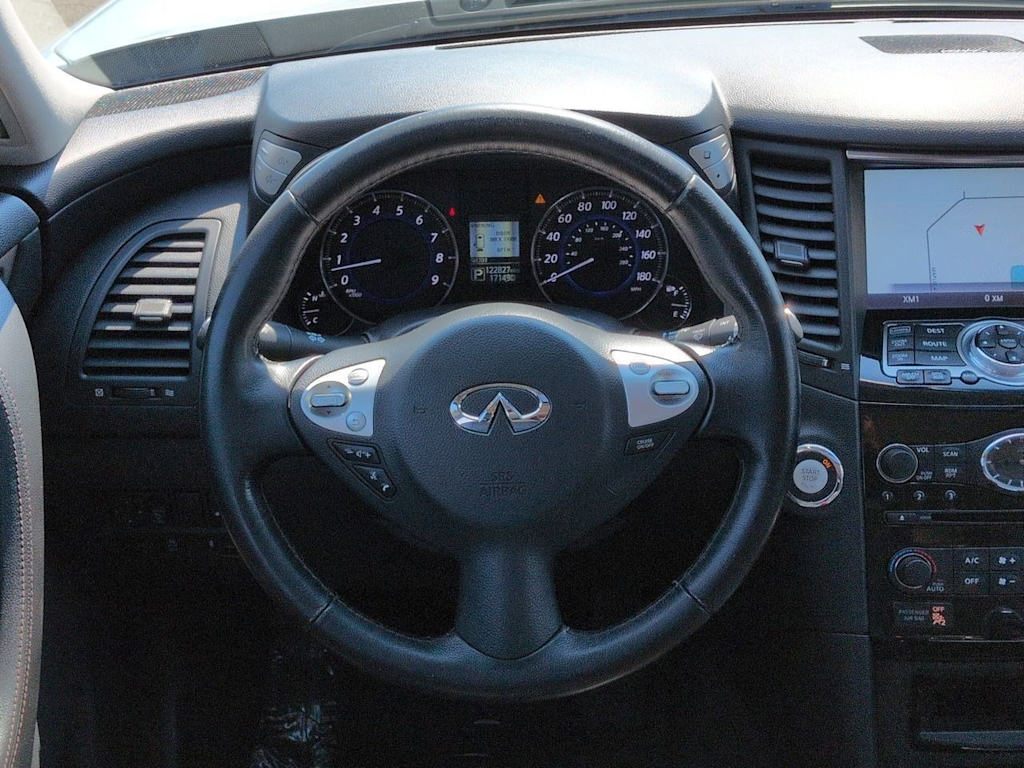 Thumbnail: 2017 INFINITI QX70 - 14