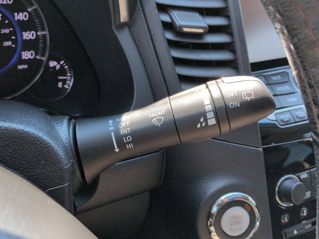 Thumbnail: 2017 INFINITI QX70 - 32