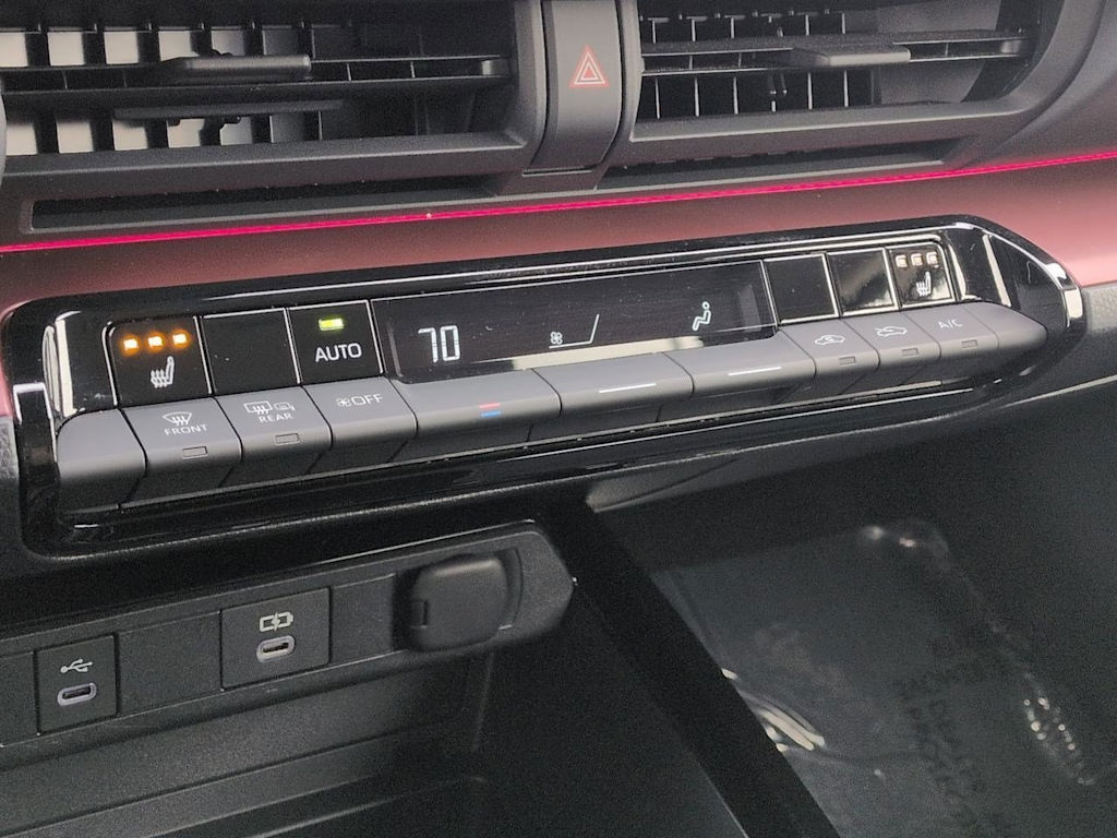 Thumbnail: 2023 Toyota Prius Prime - 32