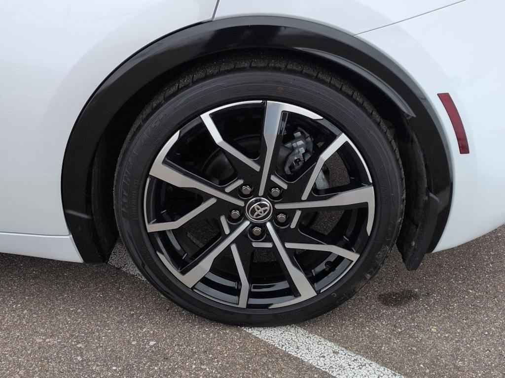 Thumbnail: 2023 Toyota Prius Prime - 8