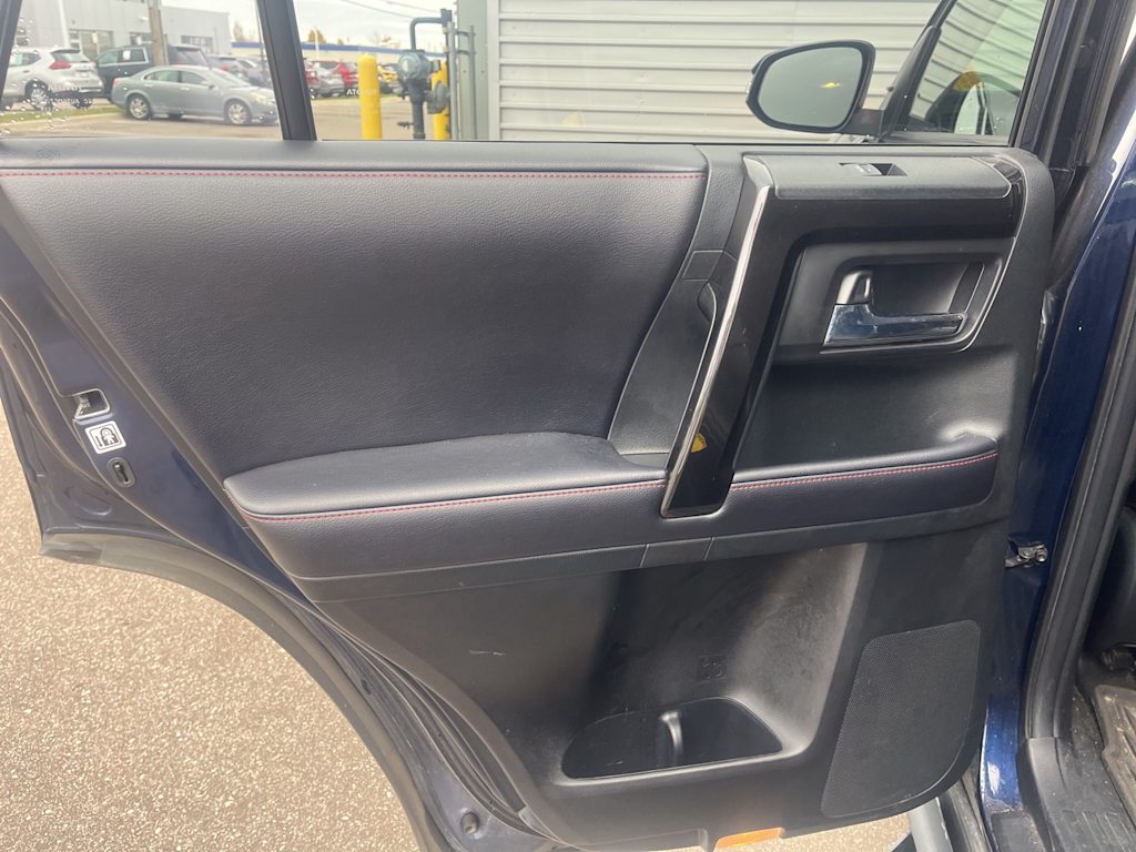 Thumbnail: 2018 Toyota 4Runner - 24