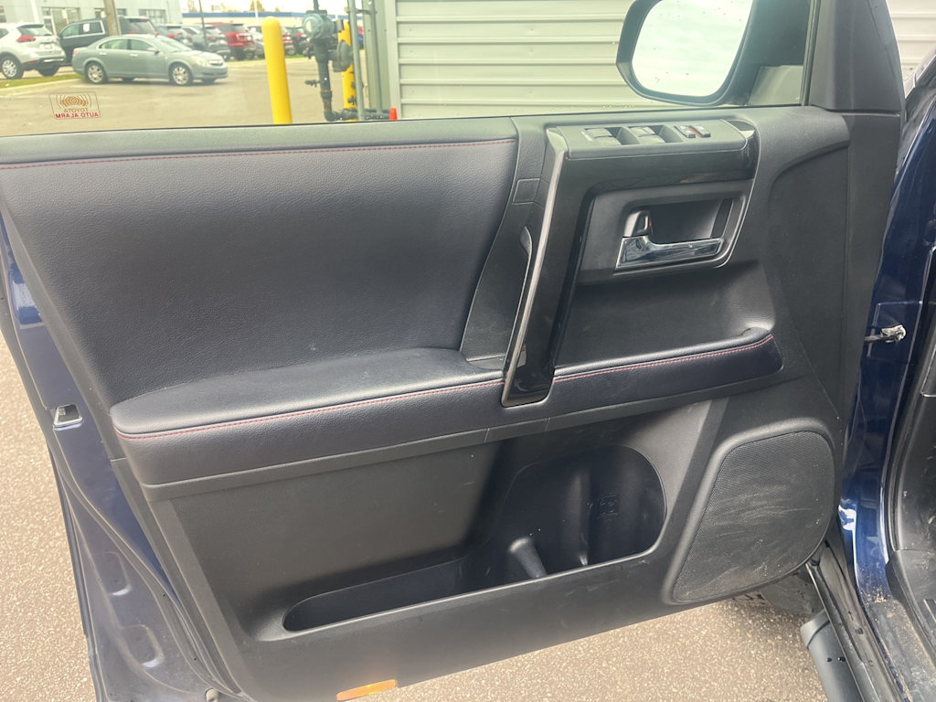 Thumbnail: 2018 Toyota 4Runner - 25