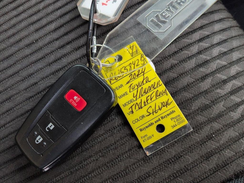 Thumbnail: 2024 Toyota 4Runner - 19