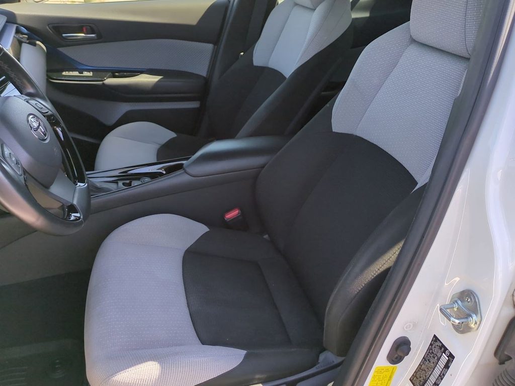 2019 Toyota C-HR LE 10