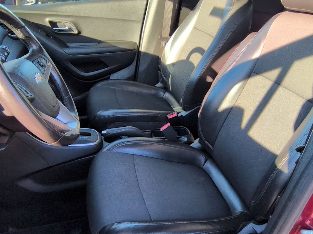 Thumbnail: 2022 Chevrolet Trax - 12