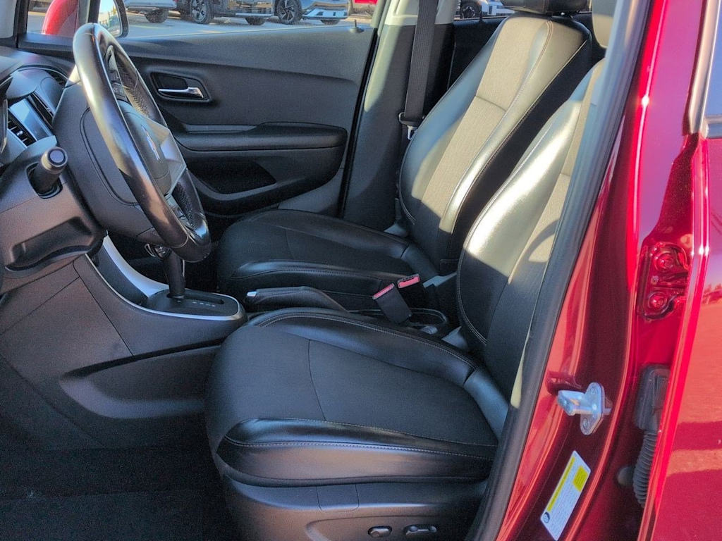 Thumbnail: 2022 Chevrolet Trax - 11