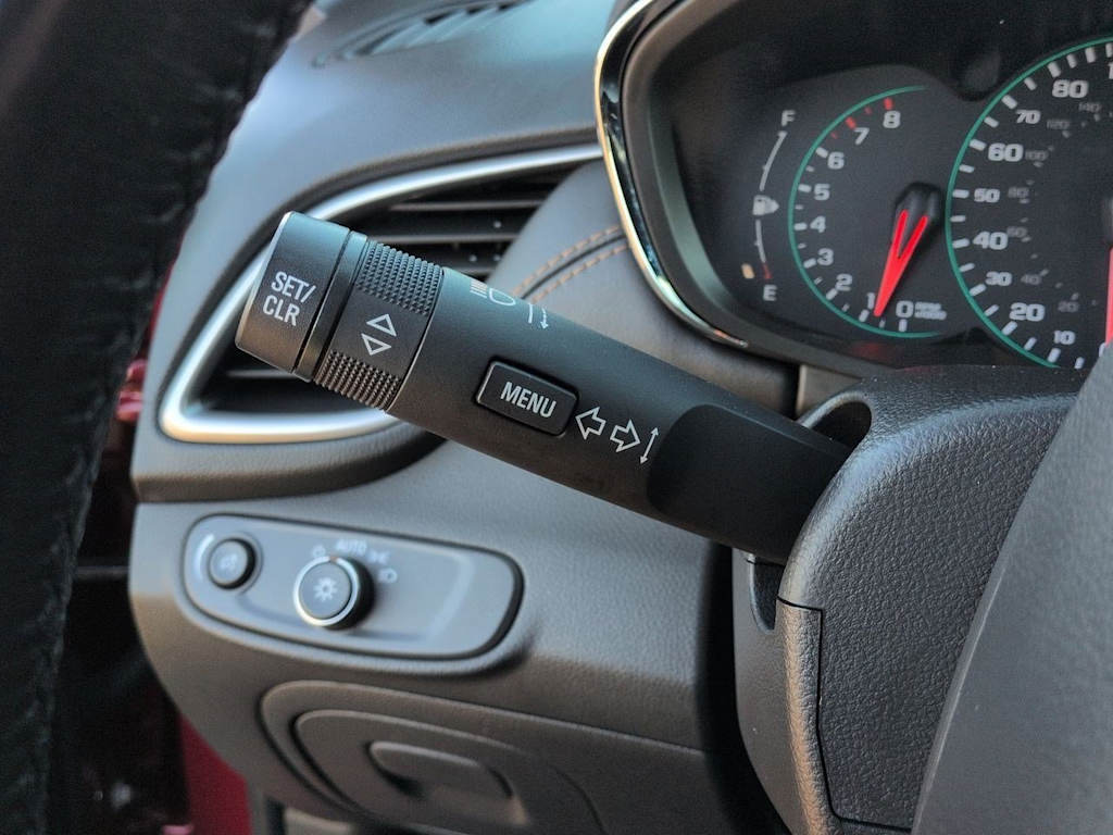 Thumbnail: 2022 Chevrolet Trax - 30