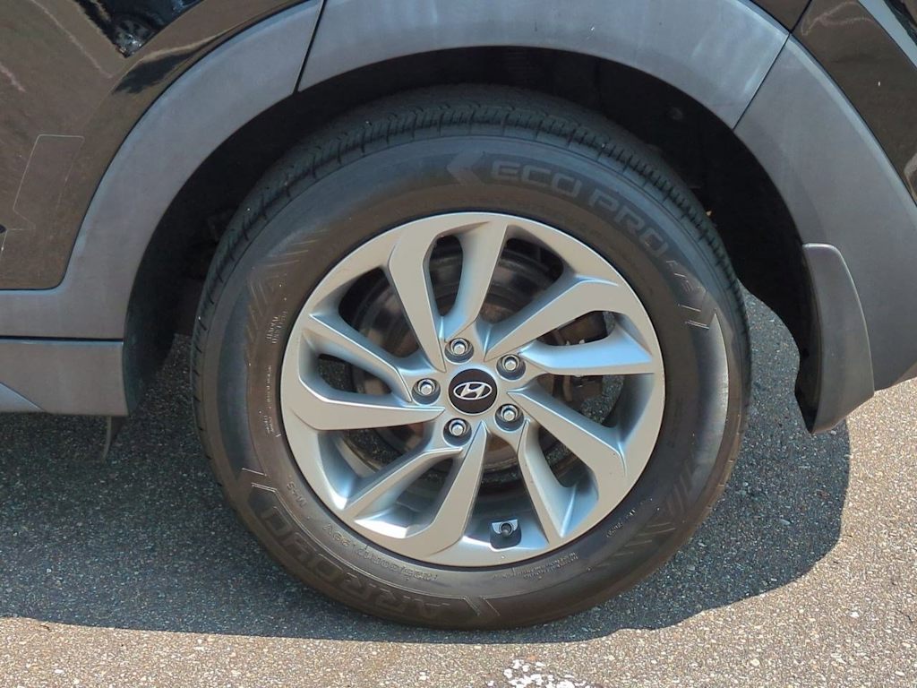 Thumbnail: 2016 Hyundai Tucson - 8