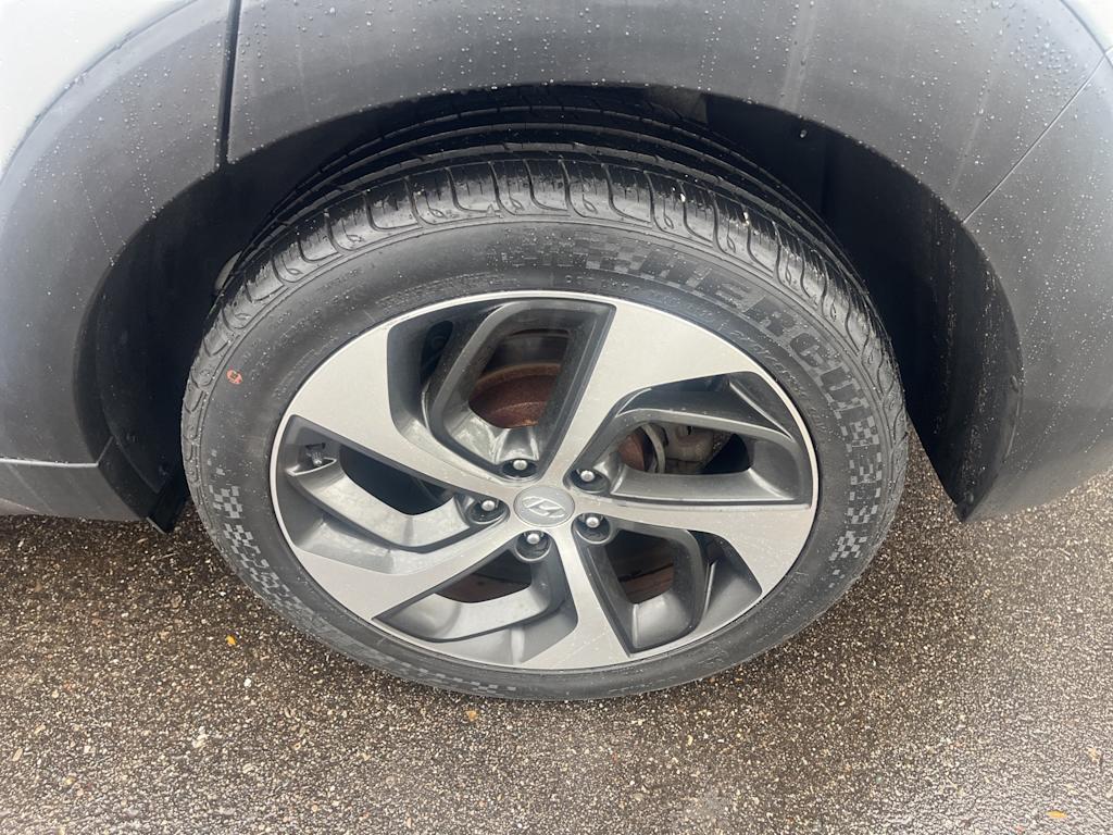 Thumbnail: 2016 Hyundai Tucson - 17