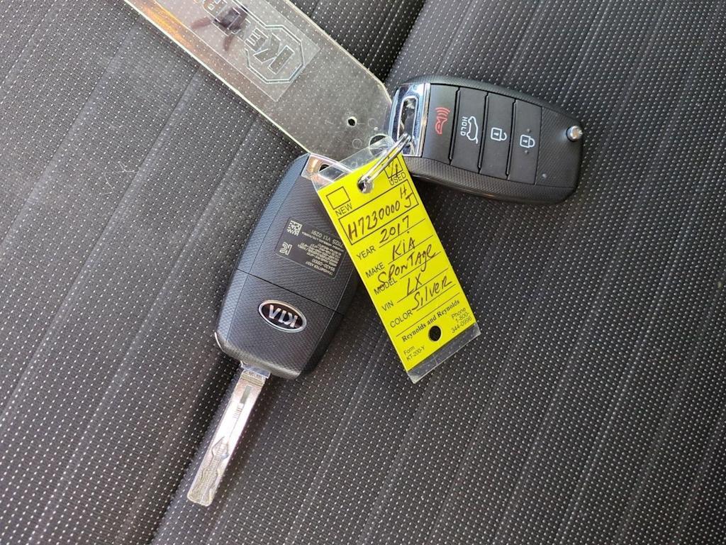 Thumbnail: 2017 Kia Sportage - 18