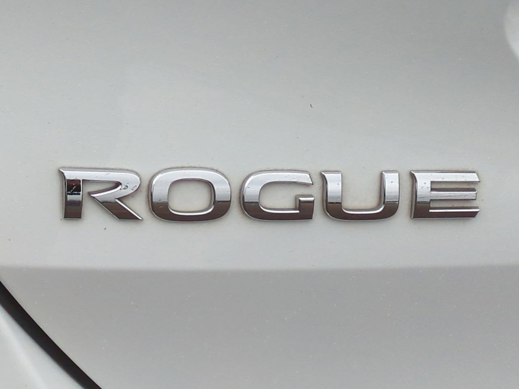 2018 Nissan Rogue SV 24
