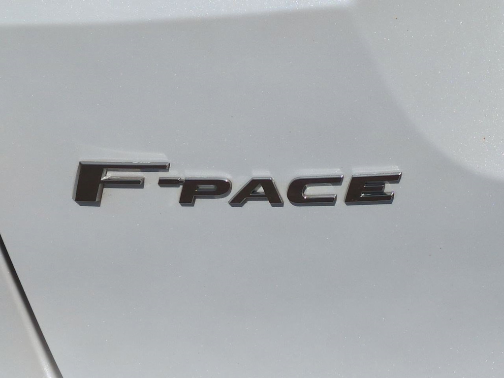 2023 Jaguar F-Pace S 7