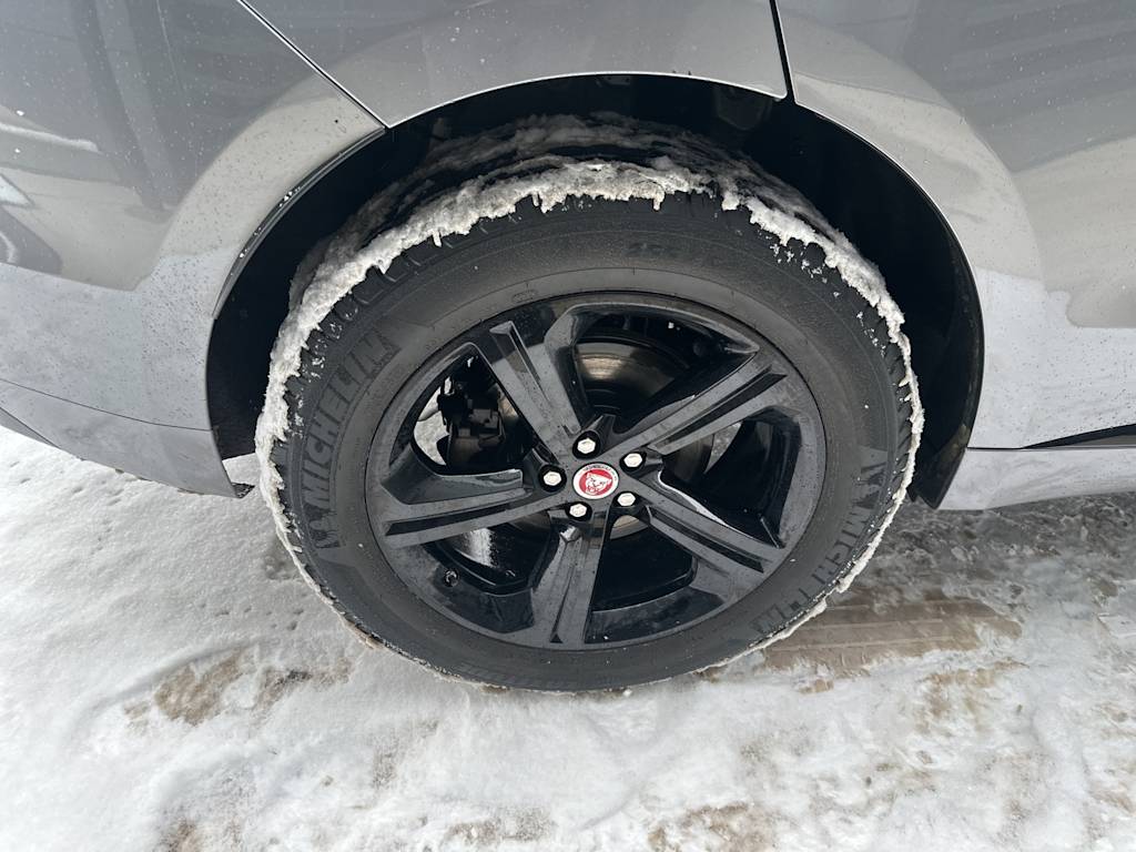 Thumbnail: 2020 Jaguar F-Pace - 18