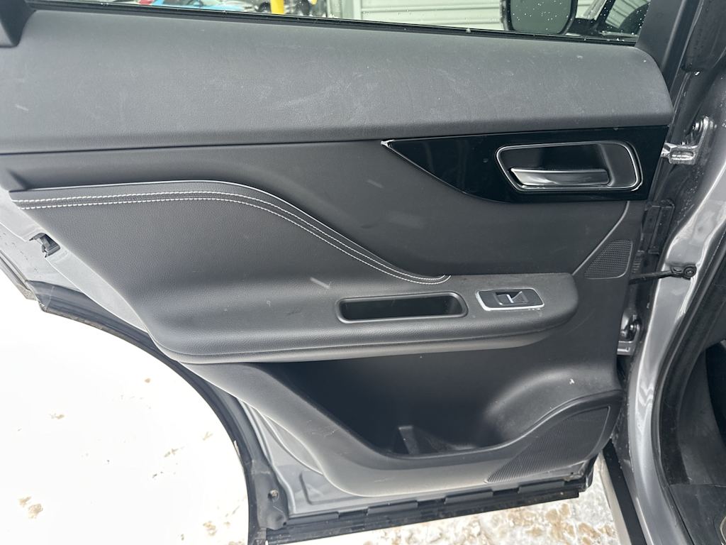 Thumbnail: 2020 Jaguar F-Pace - 23