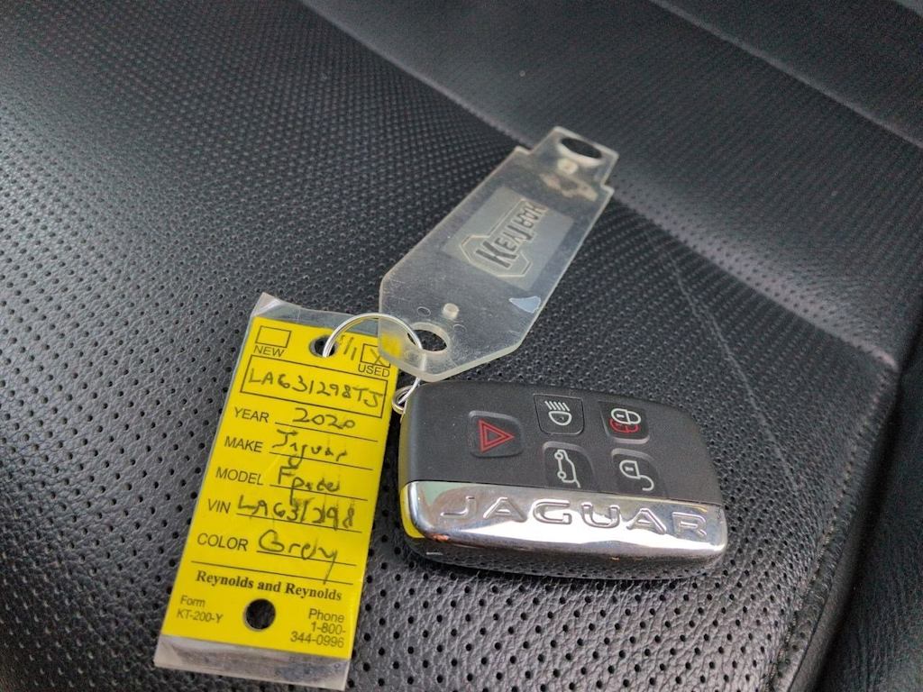 Thumbnail: 2020 Jaguar F-Pace - 18