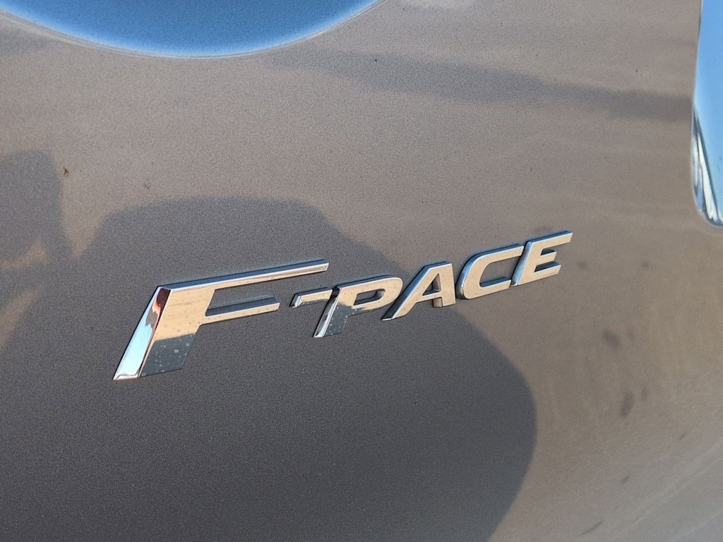 Thumbnail: 2020 Jaguar F-Pace - 24