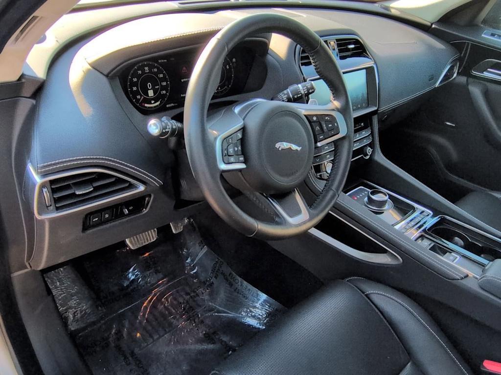 Thumbnail: 2020 Jaguar F-Pace - 2