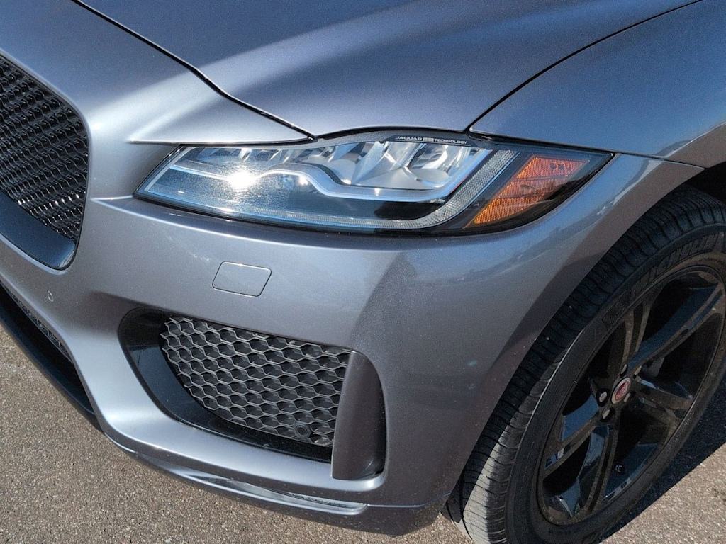 Thumbnail: 2020 Jaguar F-Pace - 23