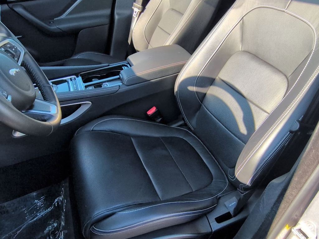 Thumbnail: 2020 Jaguar F-Pace - 10